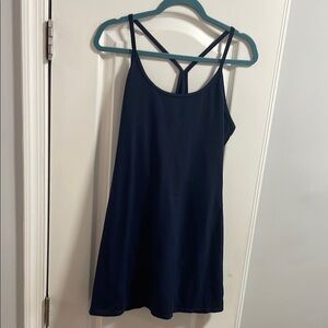 Quince athletic dress